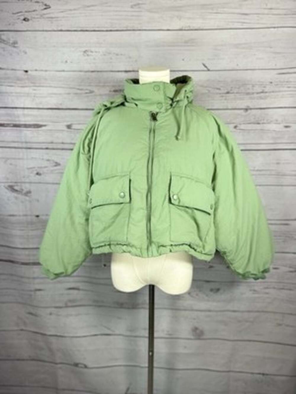 Urban Outfitters Green Cropped Puffer Jacket Hooded Size Small